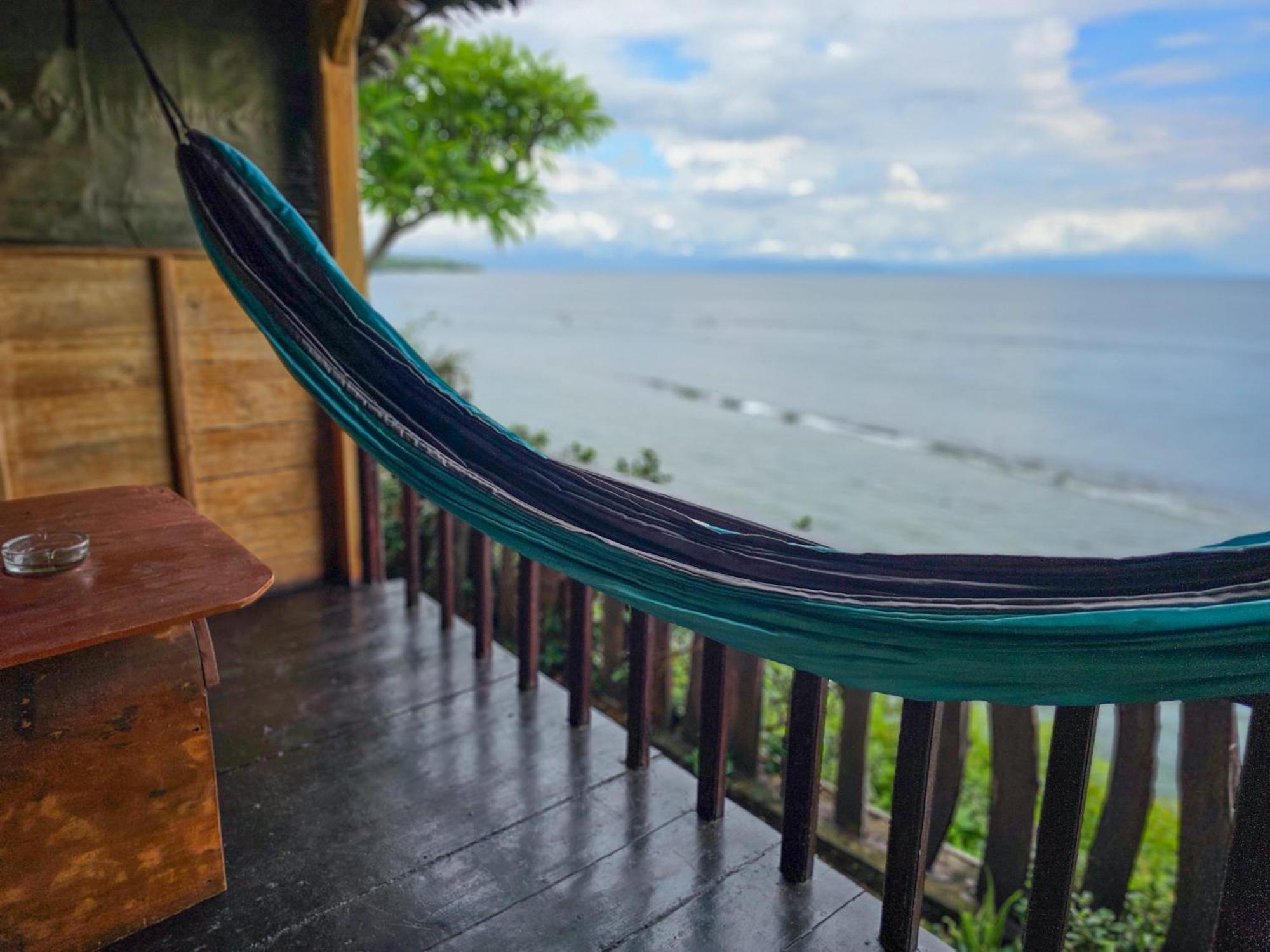 Malibu Huts Hotel Semaya Exterior photo